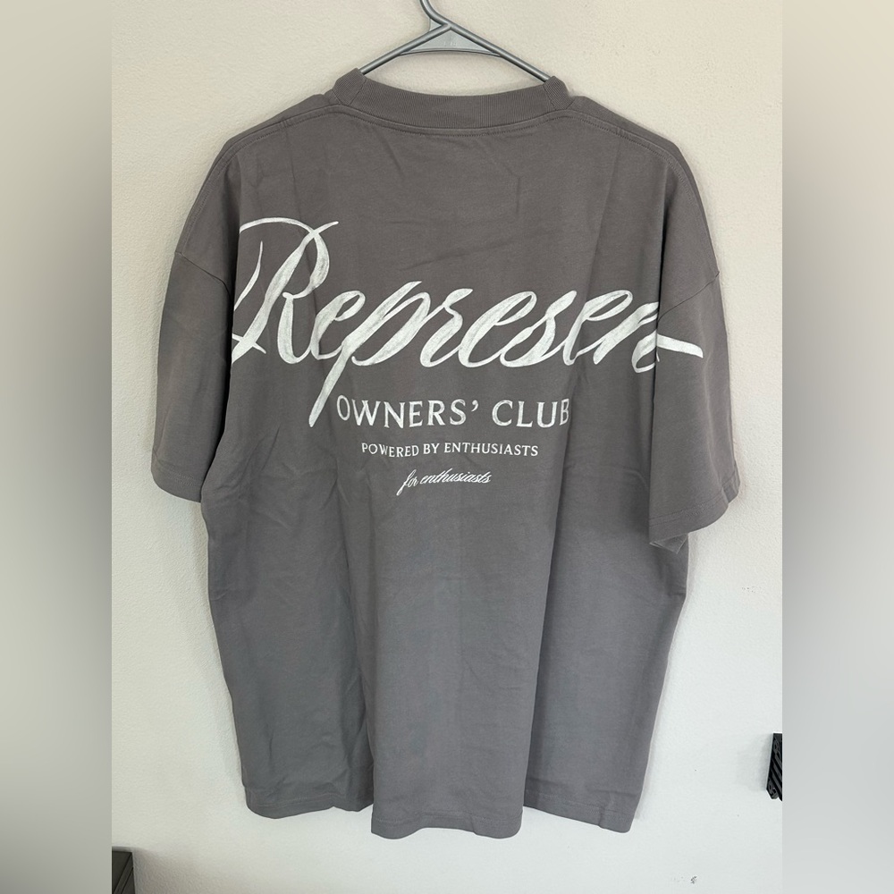 REPRESENT Men’s Club Script T-Shirt